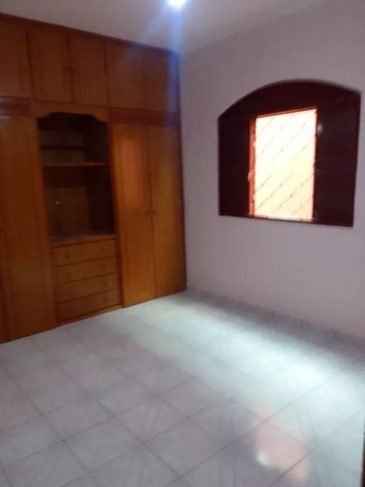 Casa à venda com 2 quartos, 200M2 - Foto 4