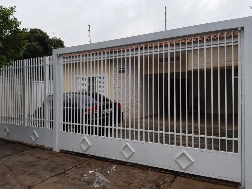 Casa, 3 quartos, 240 m² - Foto 1