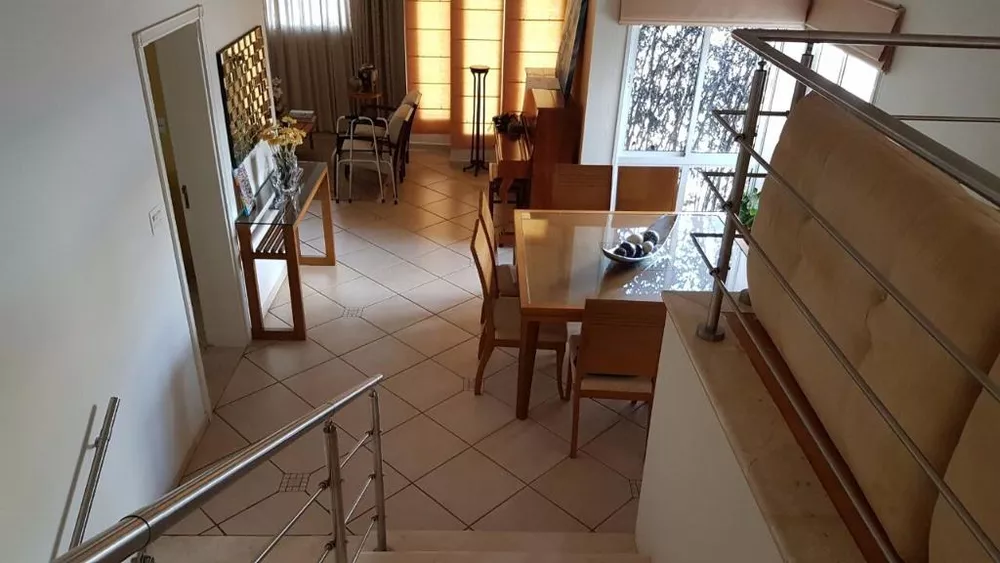 Casa de Condomínio à venda com 3 quartos, 300m² - Foto 4