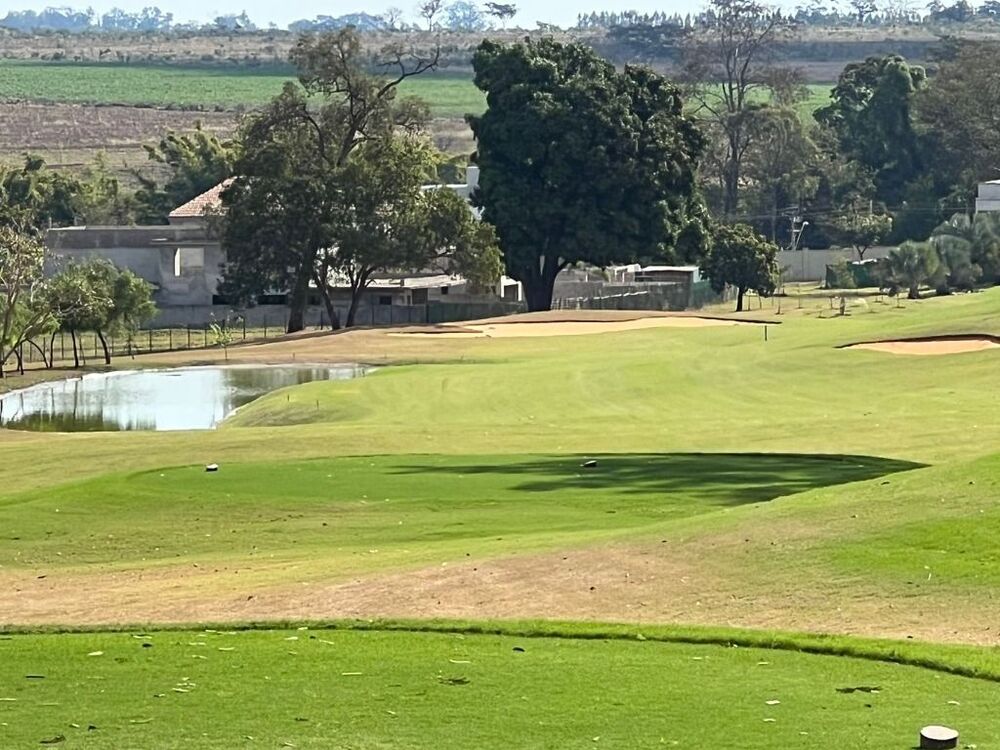 Loteamento e Condomínio, 494 m² - Foto 1