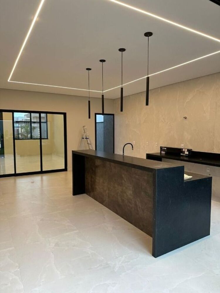 Casa à venda com 3 quartos, 196m² - Foto 4