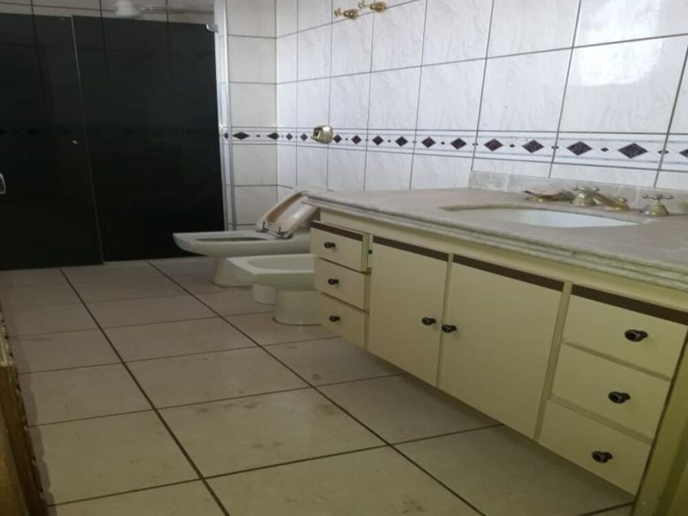 Apartamento à venda com 3 quartos, 291m² - Foto 2