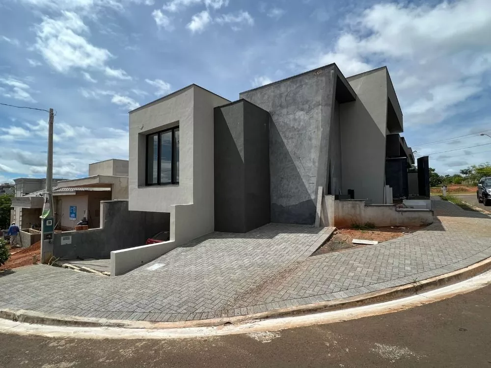 Casa de Condomínio à venda com 3 quartos, 195m² - Foto 1