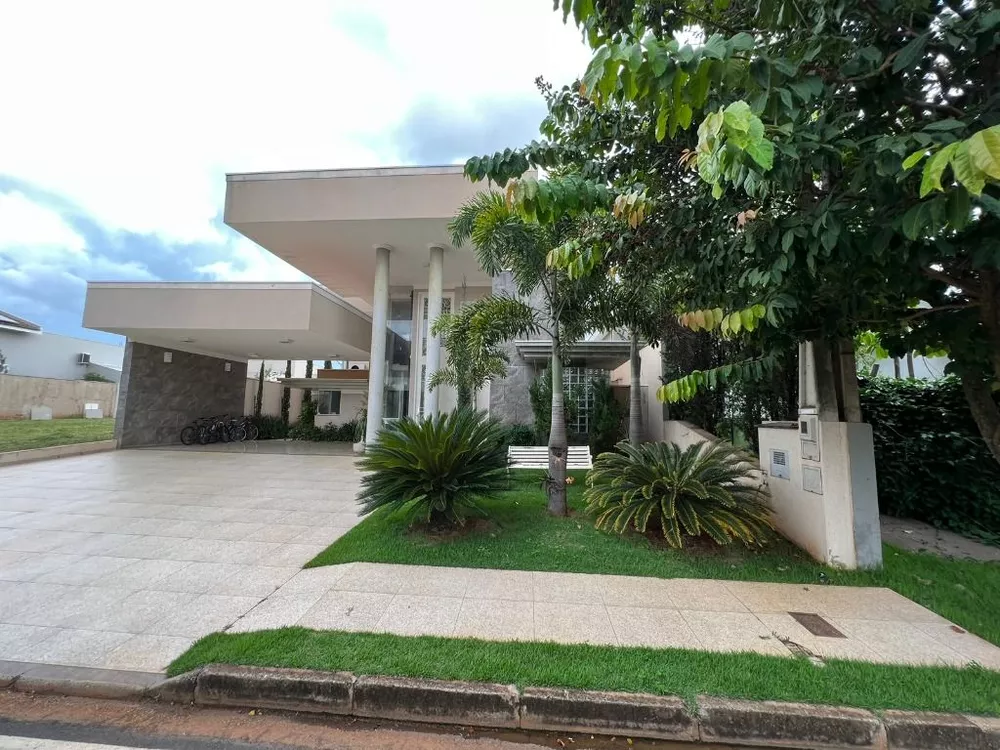 Casa de Condomínio à venda com 4 quartos, 330m² - Foto 1