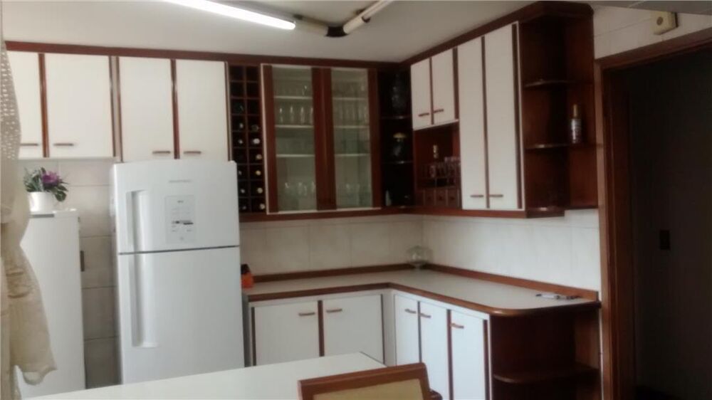 Apartamento à venda com 3 quartos, 147m² - Foto 9