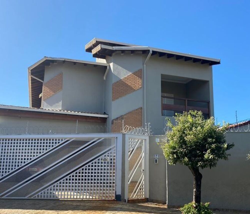 Casa, 3 quartos, 200 m² - Foto 1