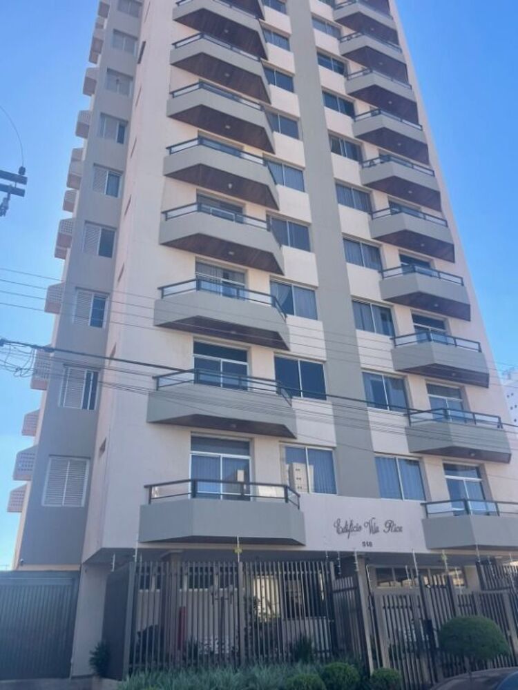 Apartamento à venda com 3 quartos, 137m² - Foto 1