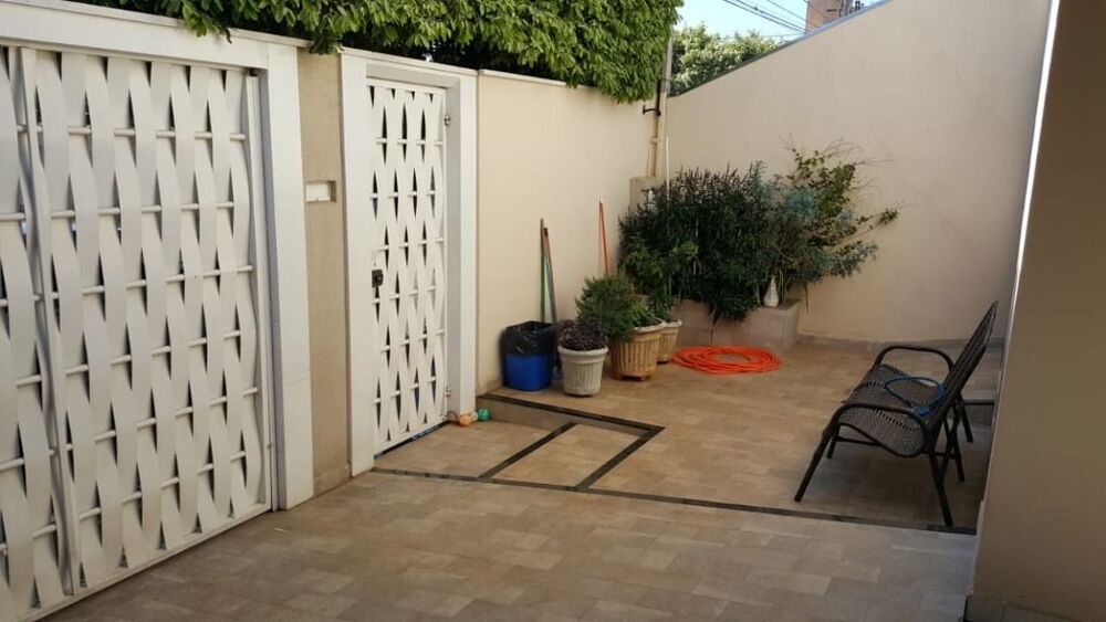Casa à venda com 3 quartos, 300m² - Foto 1