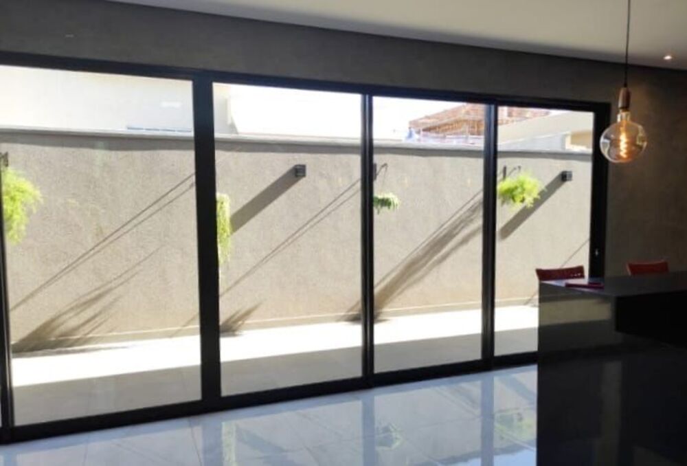 Casa de Condomínio à venda com 3 quartos, 228m² - Foto 2