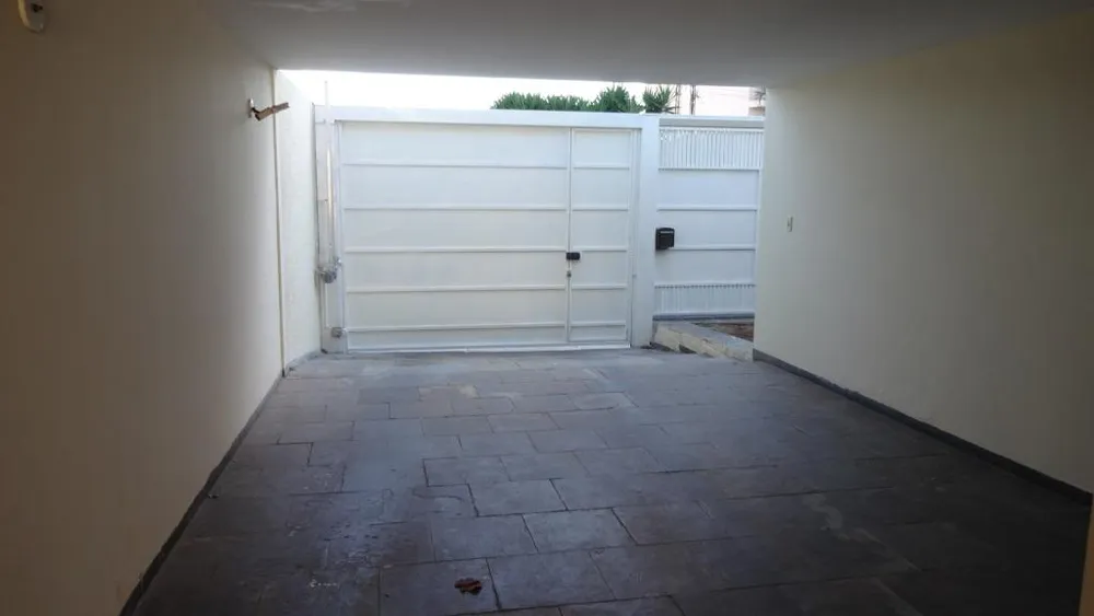 Casa, 3 quartos, 230 m² - Foto 2