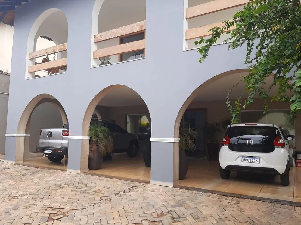 Casa, 4 quartos, 620 m² - Foto 1