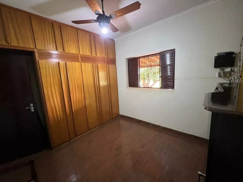 Casa para alugar com 3 quartos, 400m² - Foto 14