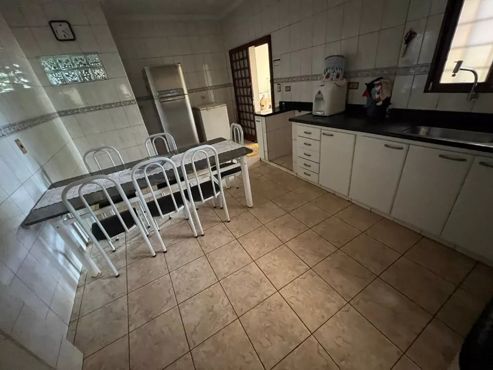 Casa para alugar com 3 quartos, 400m² - Foto 19