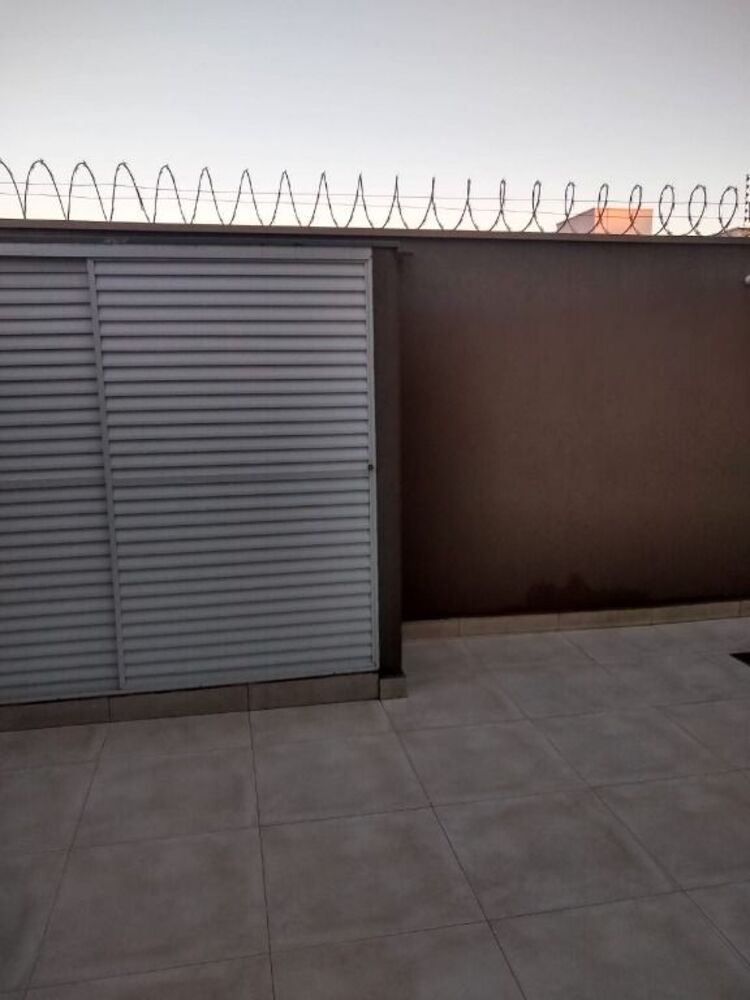 Casa à venda com 3 quartos, 100m² - Foto 3