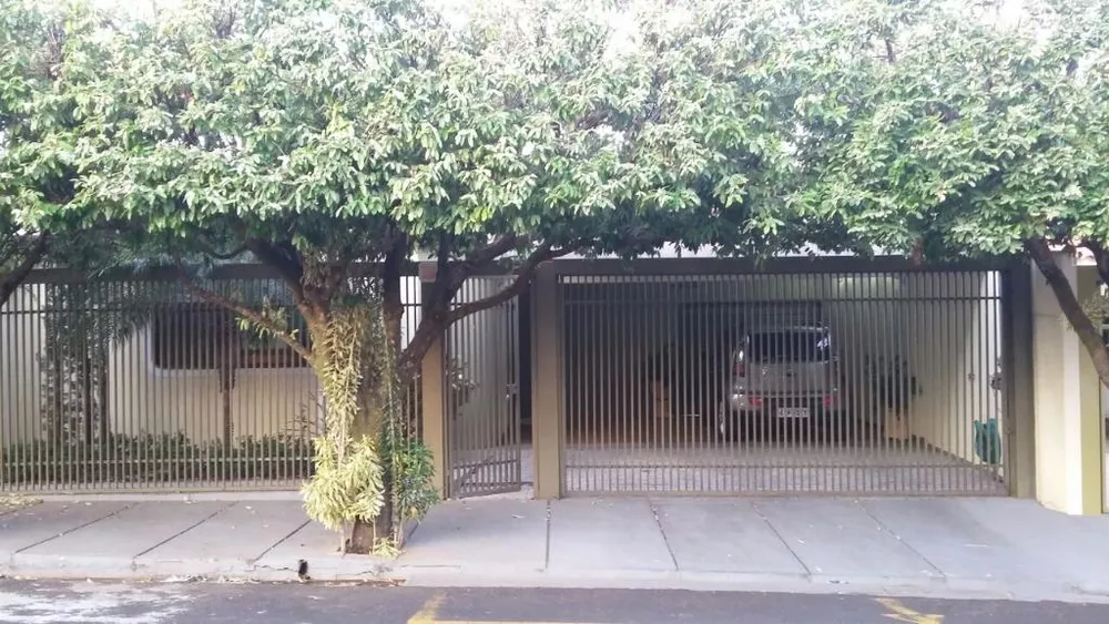 Casa, 3 quartos, 220 m² - Foto 1