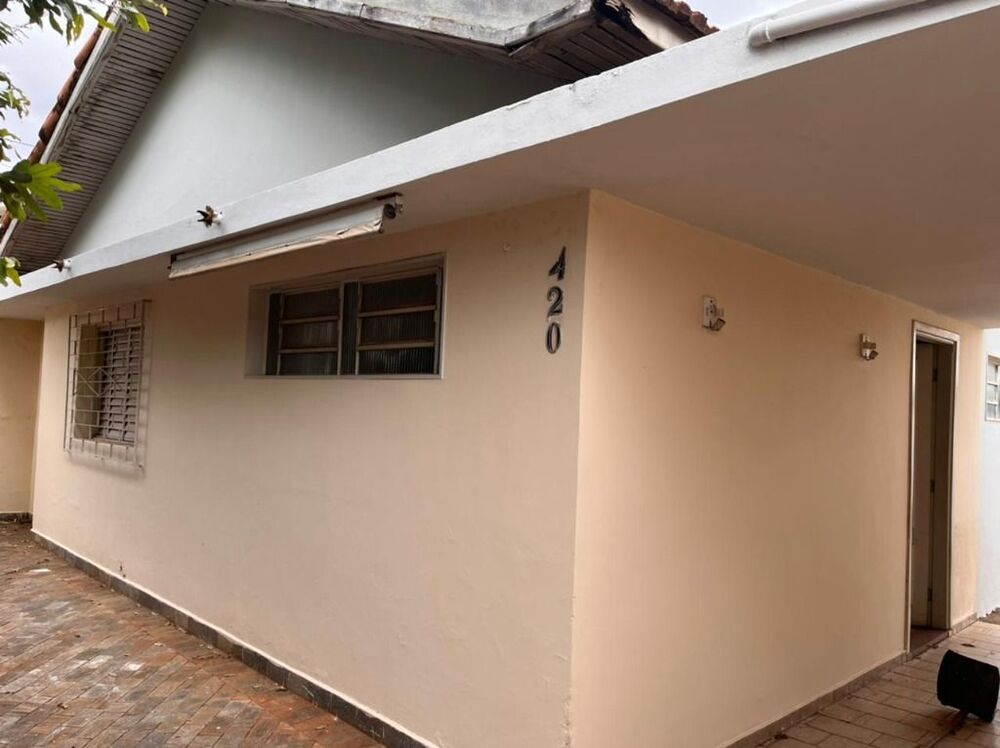 Casa à venda com 3 quartos, 150m² - Foto 1