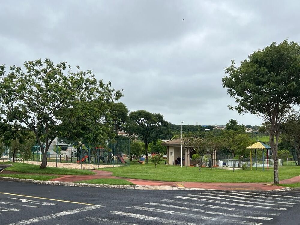 Loteamento e Condomínio, 476 m² - Foto 2