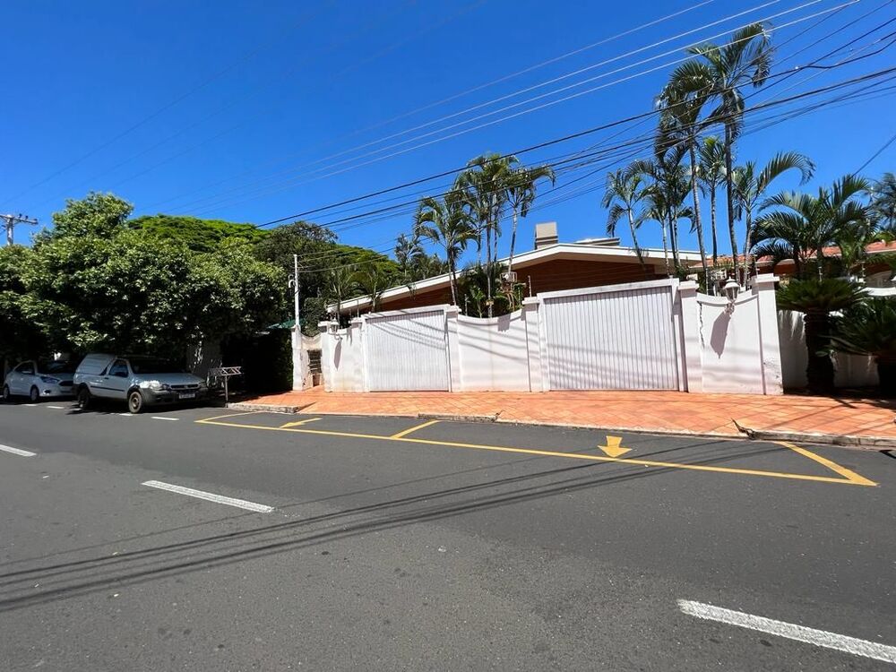Casa à venda com 4 quartos, 720m² - Foto 1