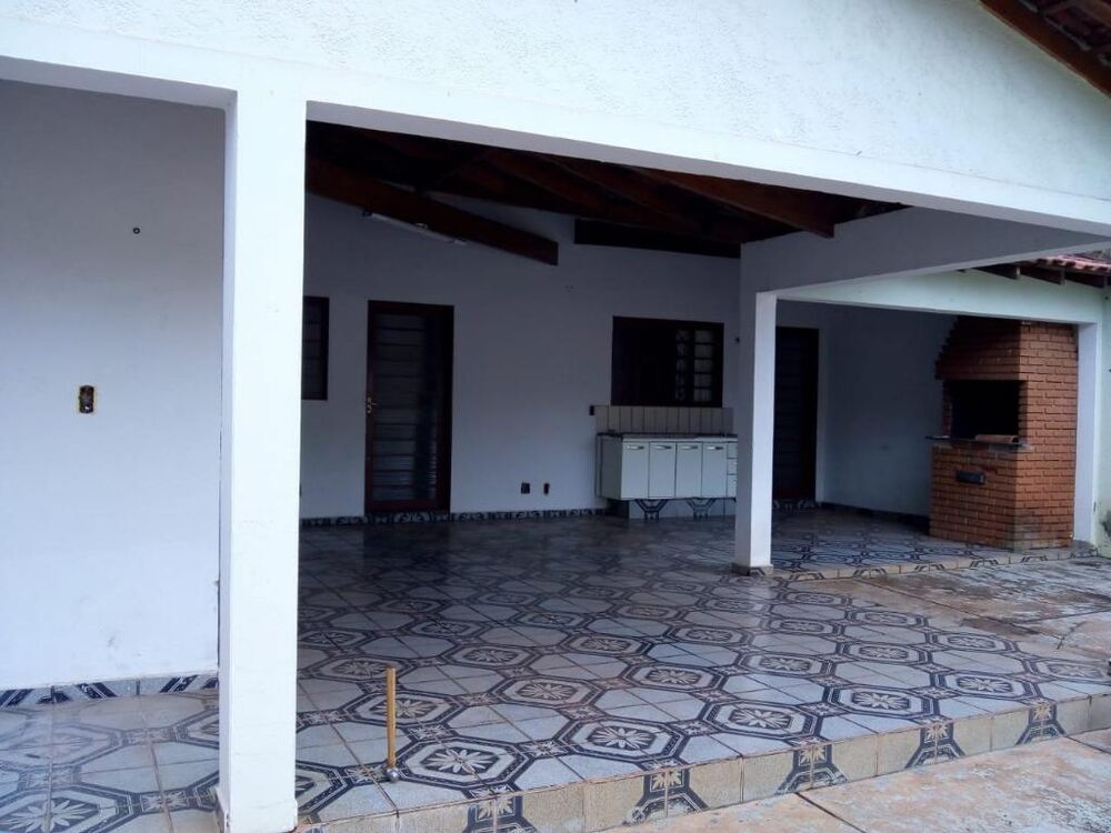 Casa à venda com 2 quartos, 120m² - Foto 2