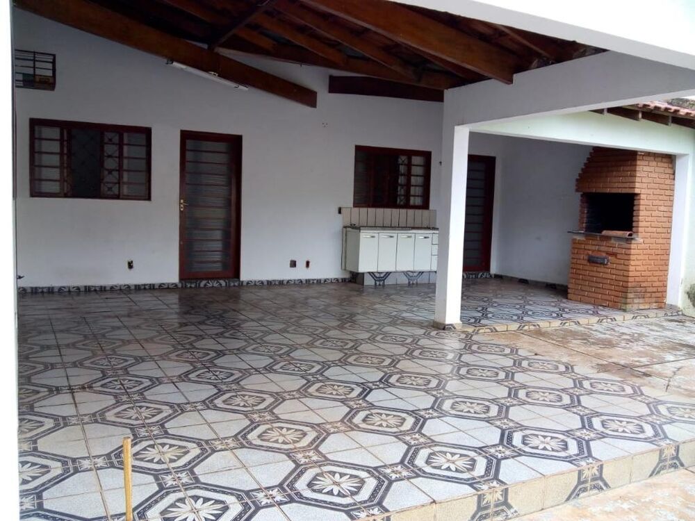 Casa à venda com 2 quartos, 120m² - Foto 1