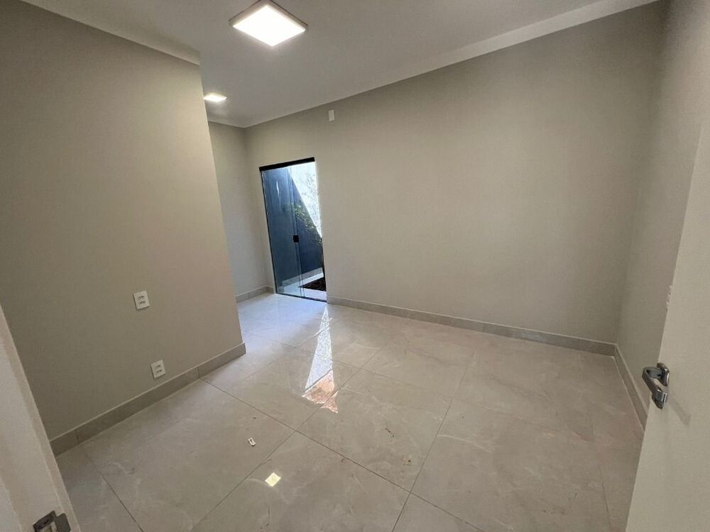 Casa à venda com 9 quartos, 234m² - Foto 3