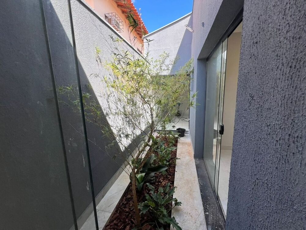 Casa à venda com 9 quartos, 234m² - Foto 4