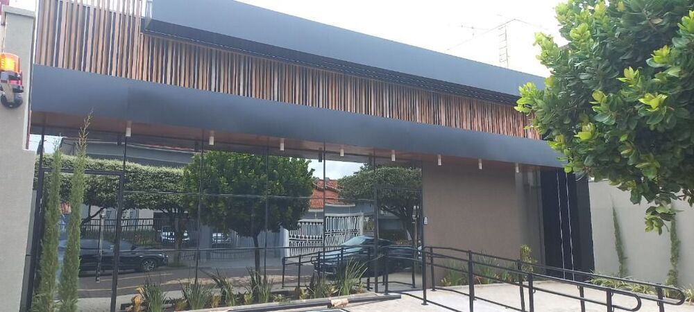 Casa à venda com 9 quartos, 234m² - Foto 1