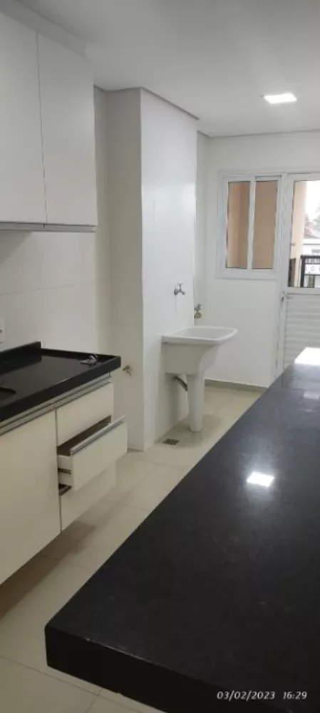 Apartamento à venda com 2 quartos, 69m² - Foto 2