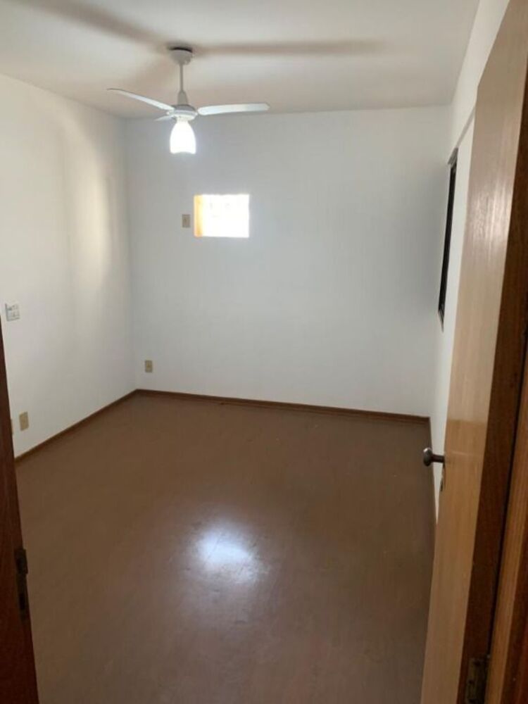 Apartamento à venda com 3 quartos, 140m² - Foto 4