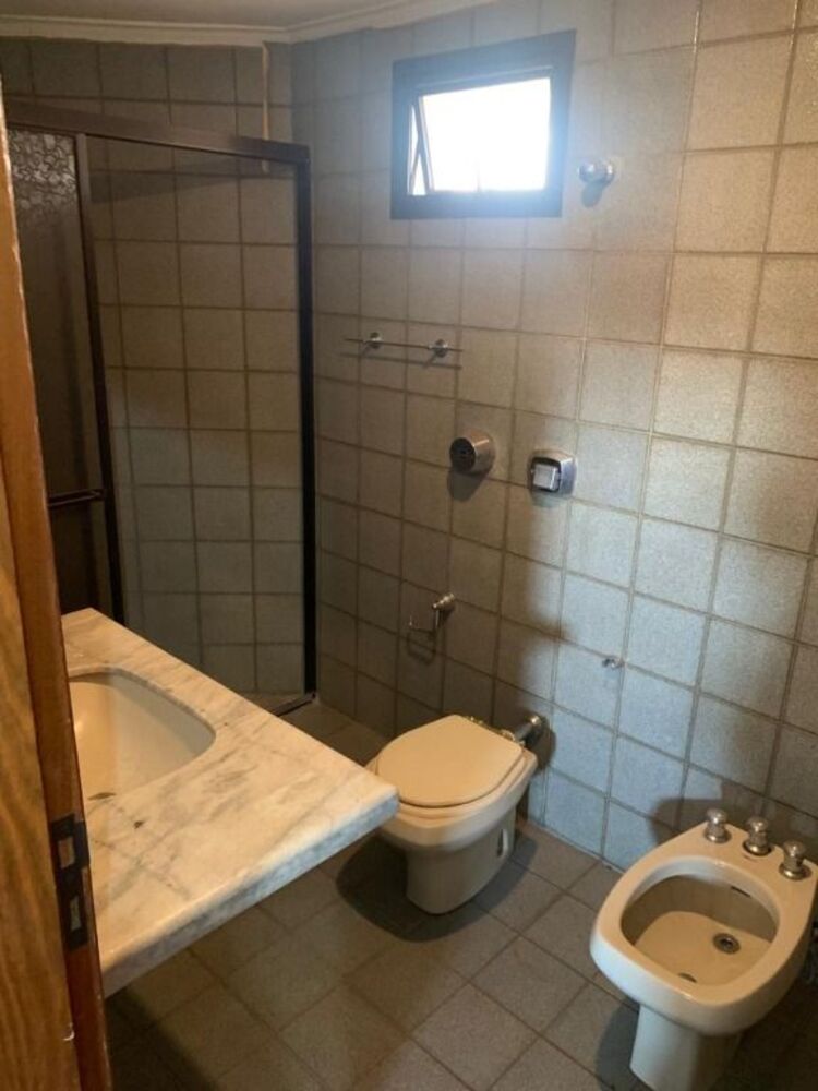 Apartamento à venda com 3 quartos, 140m² - Foto 2