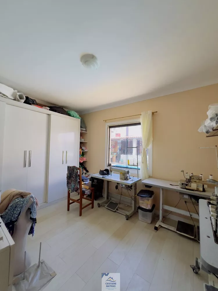 Casa, 4 quartos, 220 m² - Foto 35