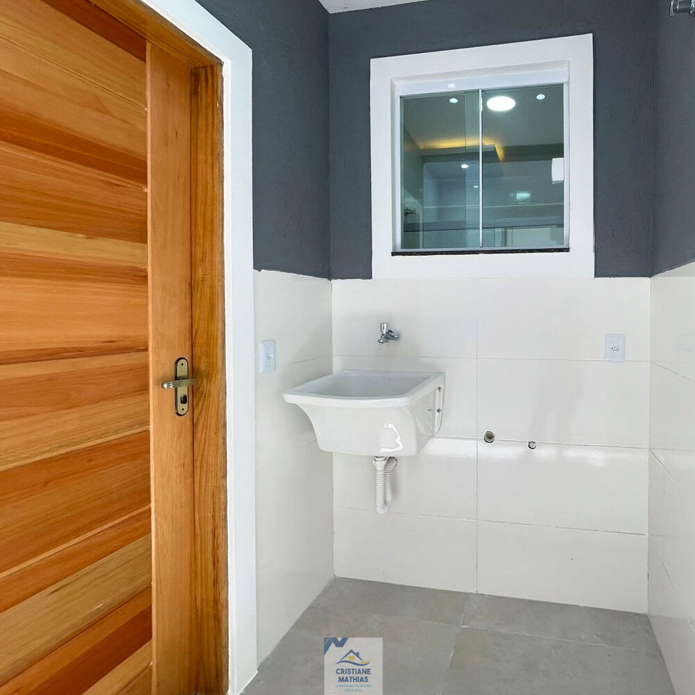 Casa à venda com 2 quartos, 70m² - Foto 4