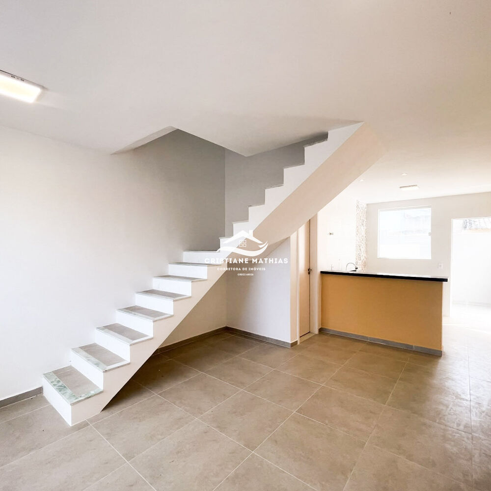 Casa à venda com 2 quartos, 70m² - Foto 4