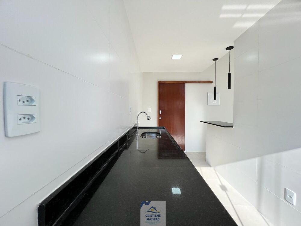 Casa à venda com 3 quartos, 88m² - Foto 1