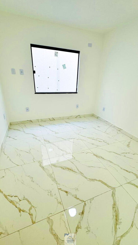 Casa à venda com 3 quartos, 100m² - Foto 2