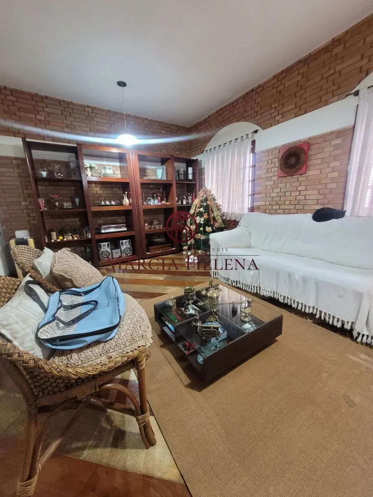 Casa, 4 quartos, 242 m² - Foto 2