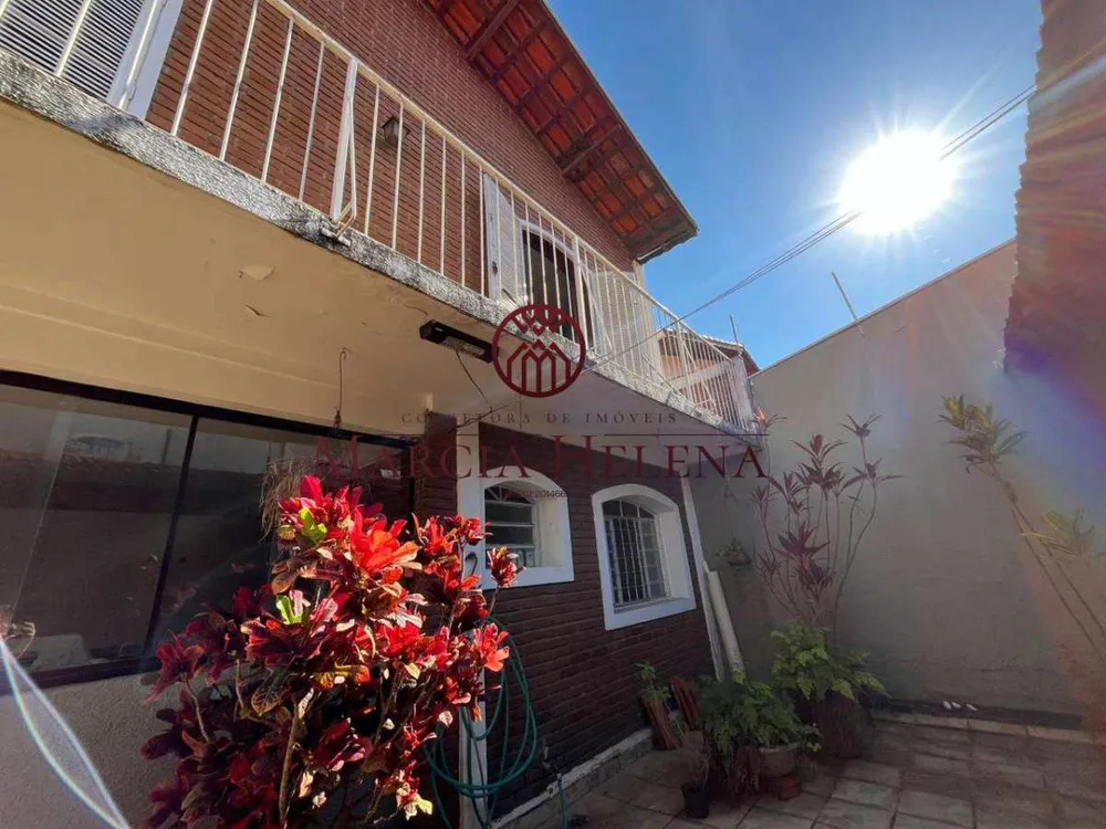 Casa, 3 quartos, 225 m² - Foto 1