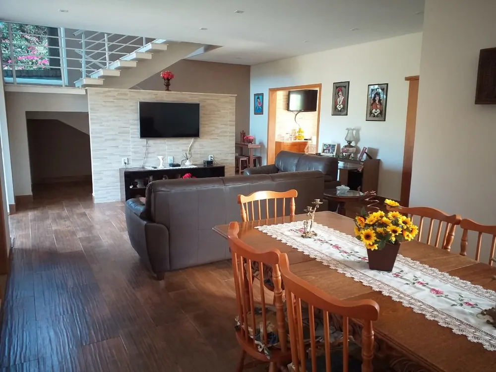 Casa, 3 quartos, 310 m² - Foto 2