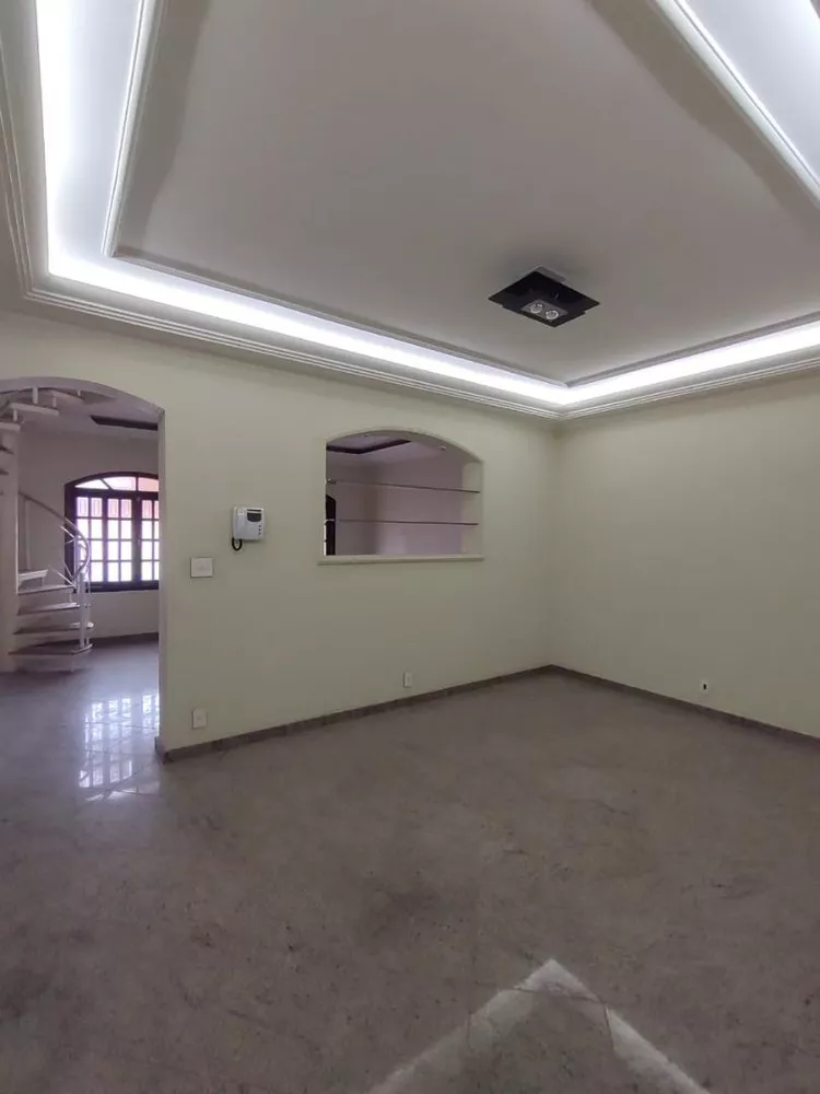 Casa à venda com 3 quartos, 330m² - Foto 7