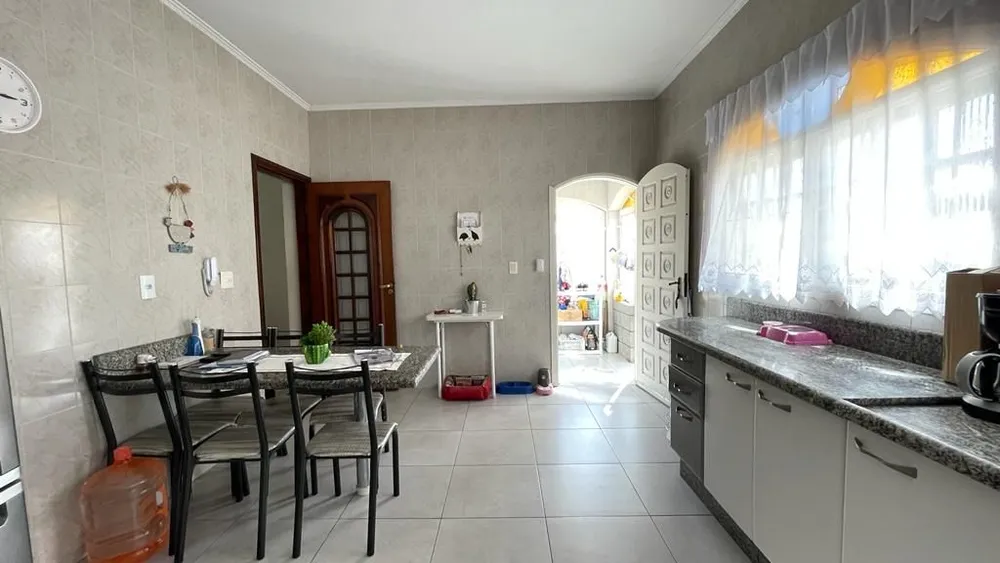 Casa, 3 quartos, 180 m² - Foto 2