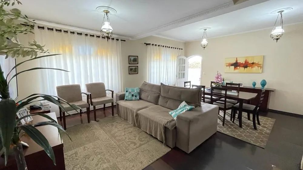 Casa, 3 quartos, 180 m² - Foto 1
