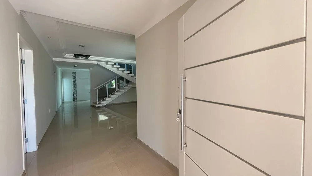 Casa, 6 quartos, 250 m² - Foto 1
