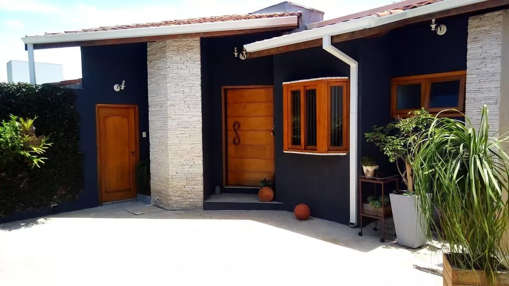 Casa à venda com 3 quartos, 280m² - Foto 2