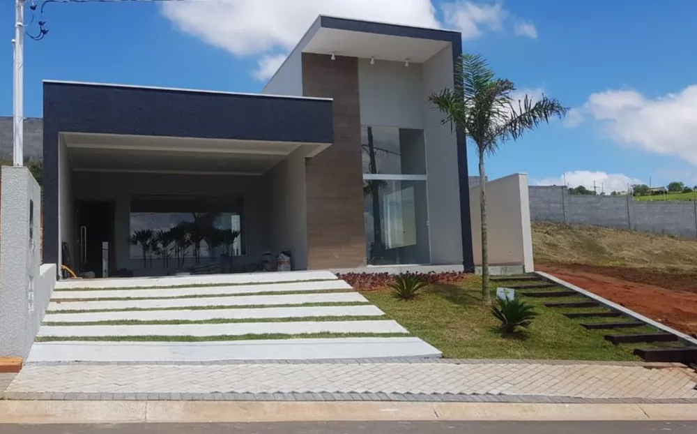 Casa de Condomínio à venda com 3 quartos, 250m² - Foto 1