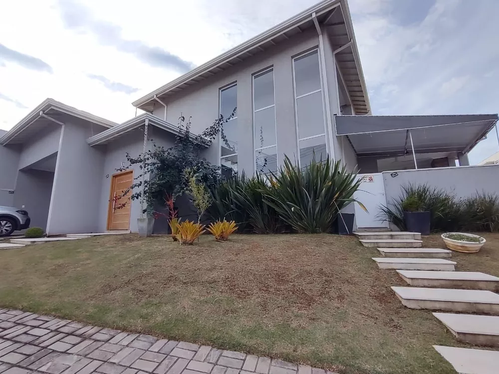 Casa de Condomínio à venda com 4 quartos, 247m² - Foto 1