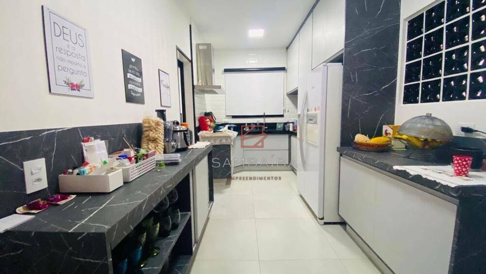 Casa, 3 quartos, 210 m² - Foto 4