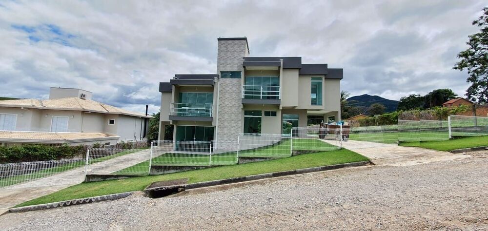 Casa de Condomínio à venda com 4 quartos, 448m² - Foto 2