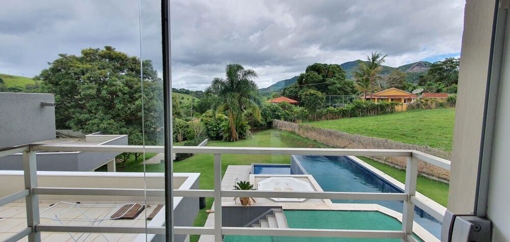 Casa de Condomínio à venda com 4 quartos, 448m² - Foto 1
