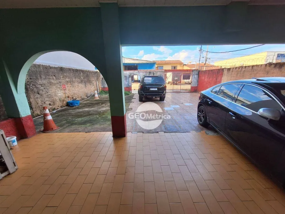 Casa, 3 quartos, 218 m² - Foto 1