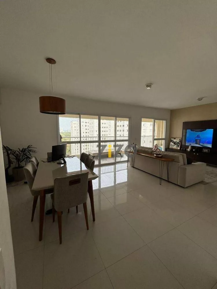 Apartamento à venda com 3 quartos, 131m² - Foto 1